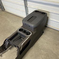 2022 silverado sierra  center console