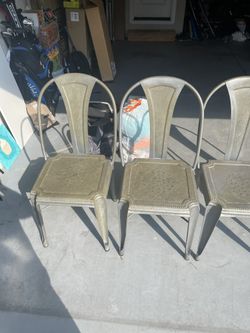 4 Metal Chairs 