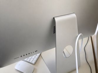 2023 Apple iMac 27” Retina 5K Display – Intel i5, 1TB, Keyboard & Mouse Included
