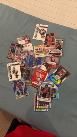 HUGE SPORTS CARD LOT OHTANI ROOKIE, KOBE RC , JORDAN RARE CARD , SHAQ, LEBRON , MAHOMES , TOM BRADY ETC ONLY 120.00