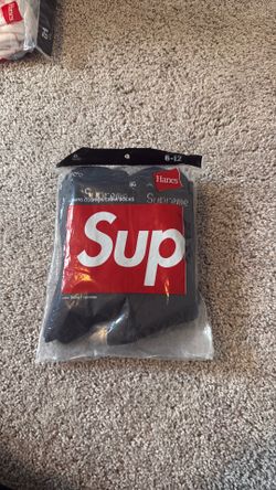 Supreme socks