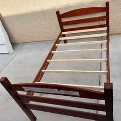 Twin wood bed fram