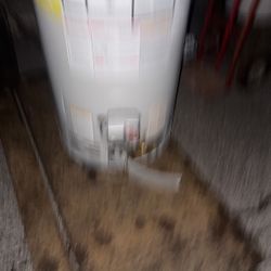 Gas Water Heater Carbon 40 Gallon Short