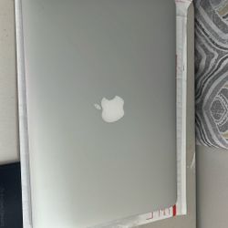 MacBook Air 2017 -$130