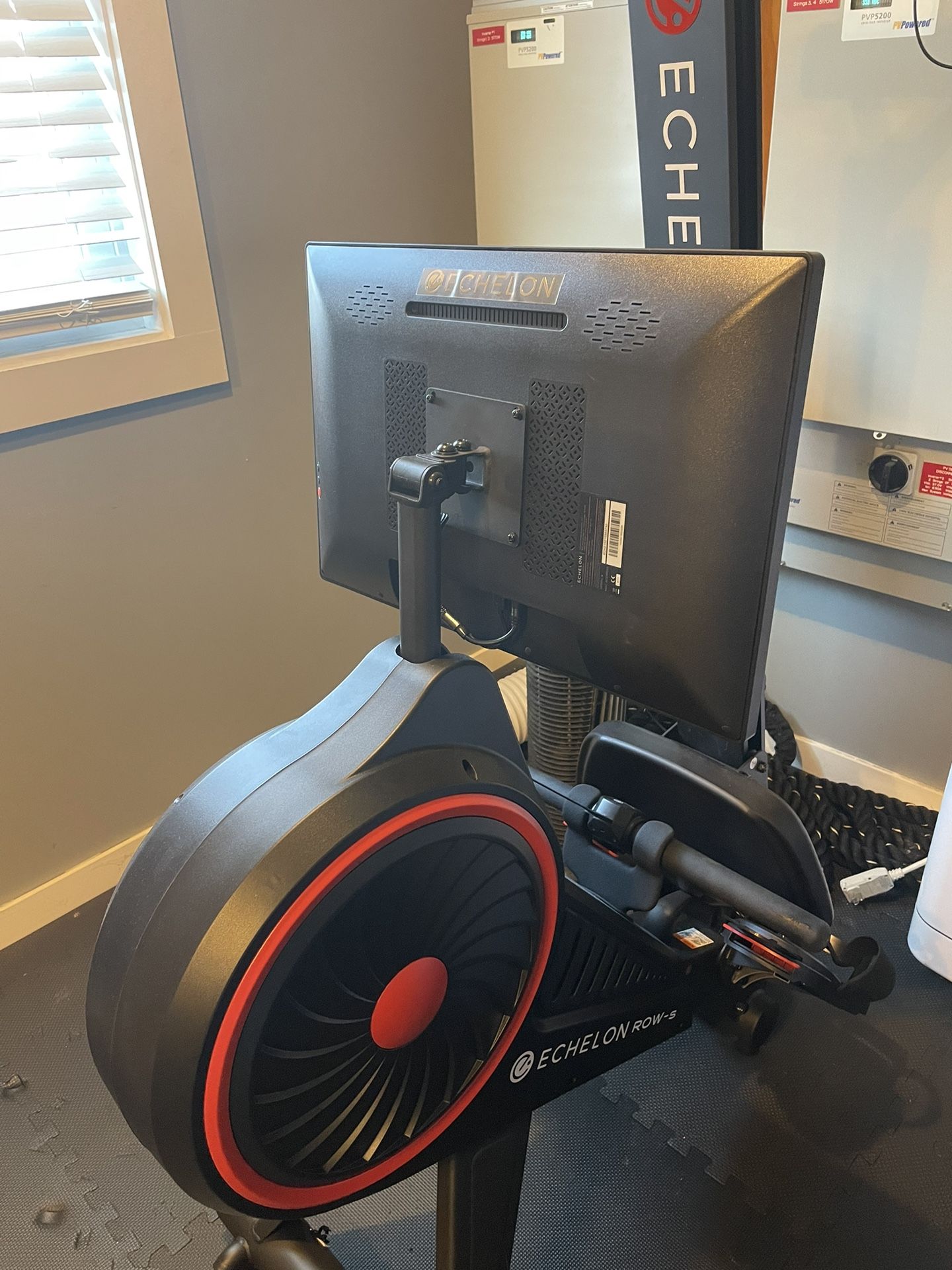Echelon Rowing Machine