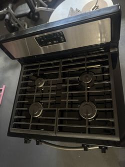 (New )Whirlpool 30in 4 Burners 5.1cu. Freestanding  Natural Gas Range (stainsteel)