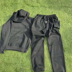 Essentials Set Black 