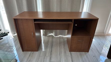 Computer table