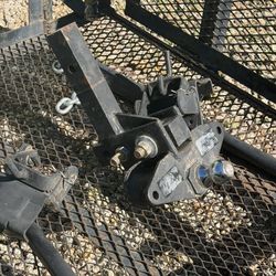 HITCH TRAVEL TRAILER SWING STABILIZER.