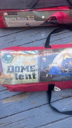 Ozark trail 8ft by 8ft dome tent sleep 3-4 person used
