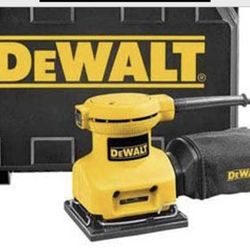 DeWalt Heavy-Duty 1/4 Sheet Palm Grip Sander With Hard Case D26441    