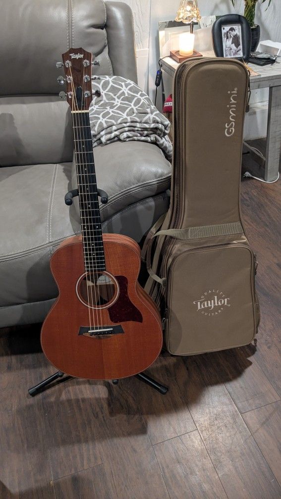 Taylor GS Mini Acoustic Guitar Mahagony