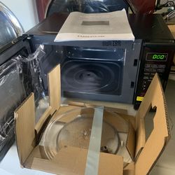 Black Farberware Microwave 