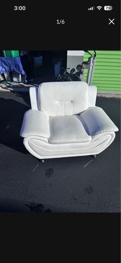 White sofa chair