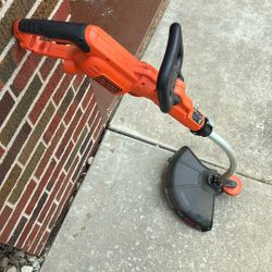 14 In Black Decker Electric Weed Wacker 