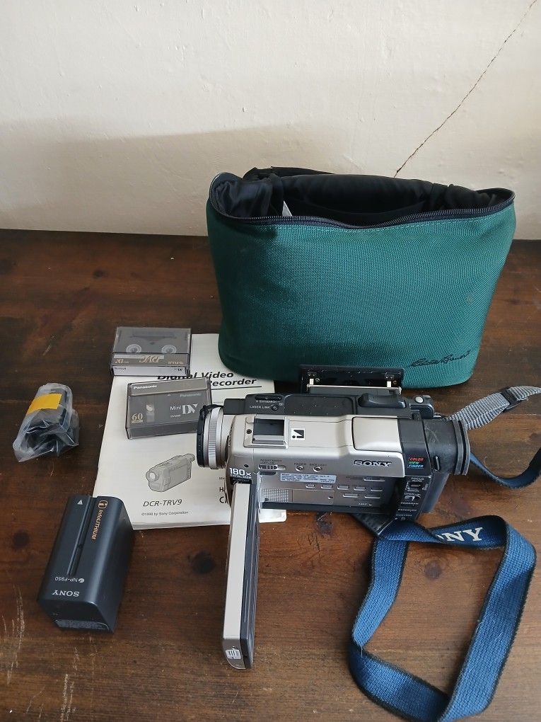 Vintage Sony Handycam DCR-TRV9 Camcorder W Extras 2 Battery's Charger  Tapes 