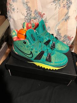 Basketball shoes