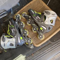 skates  Adjustable  4 Sizes