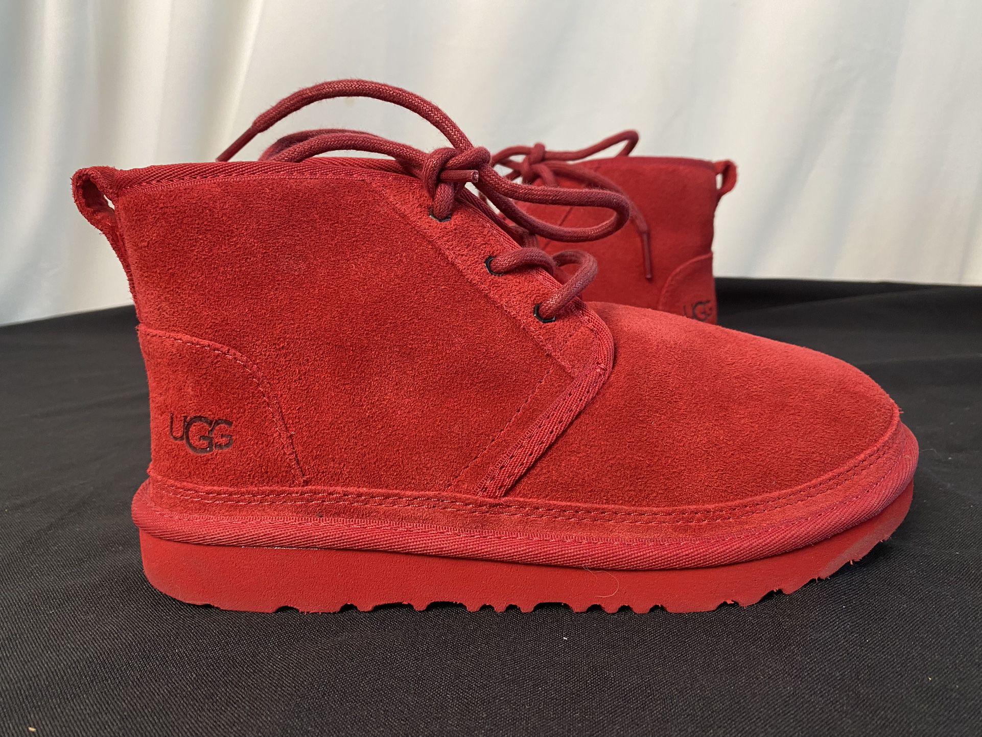 Youth Size 4 Red Chukka Boots Treadlite UGG Neumell II Seude & Sheep Skin Fur Lined (Worn Once!) (Retail $140)