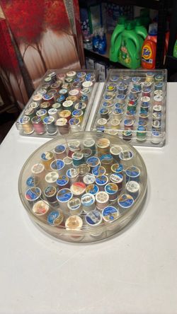 Vintage sewing thread lot w clear acrylic cases