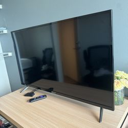 35in TV W/ Roku