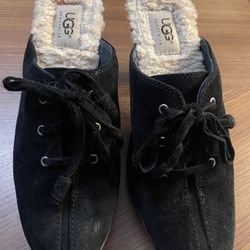 UGG AUSTRALIA Black Suede Sheepskin Molly Tie String Slip On Mules Heels. 