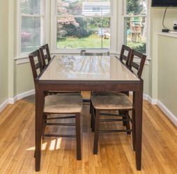 Dining Room Table + 4 Chairs