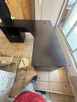 Work desk