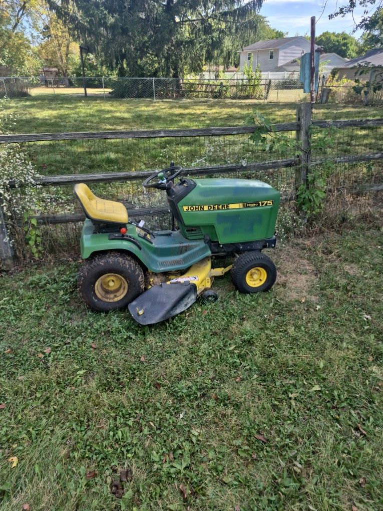 John Deere Riding Mower