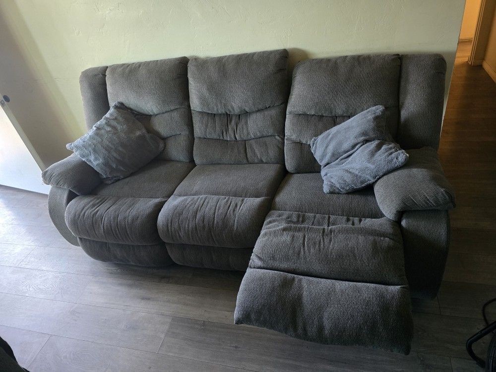 Couch With Recliners On Both Ends