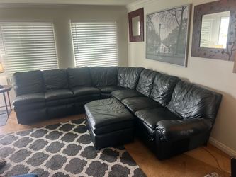 Free! Black Leather Couch – Good Condition