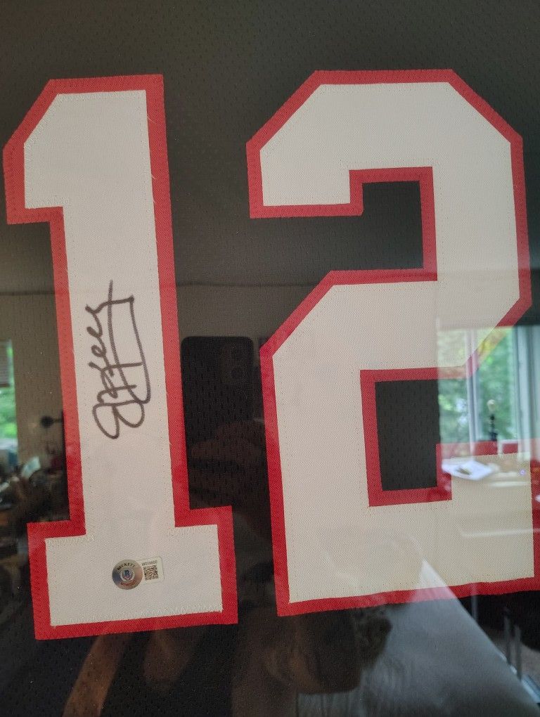 Autographed Framed Buffalo Bills Hall Of Fame Quarterback Jim Kelly Jersey