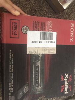 Sony Xplod CDX GT200 radio/ CD/ MP3/ receiver; 52Wx4