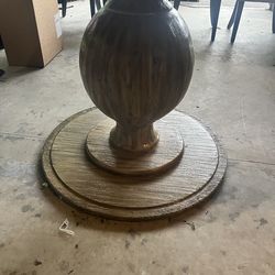 Round Table + 4 chairs