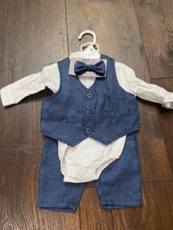 NEW Boys Suit With Bow Tie By Tahari Size 0/3 Months #20