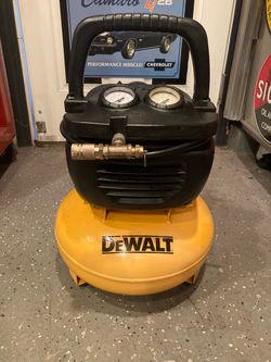 Air Compressor DeWalt 3 Gallon