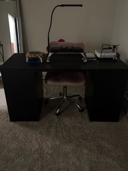 Nail Desk