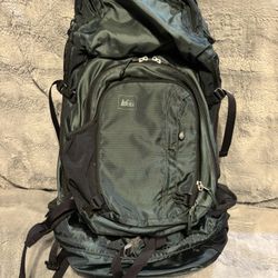 REI Travel Backpack Dark Green With Detachable Daypack 