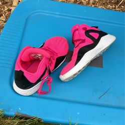 Youth Shoe. Jordans Pink Youth Size 3