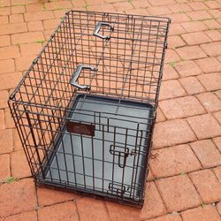 Dog medium size crate 18 x 24