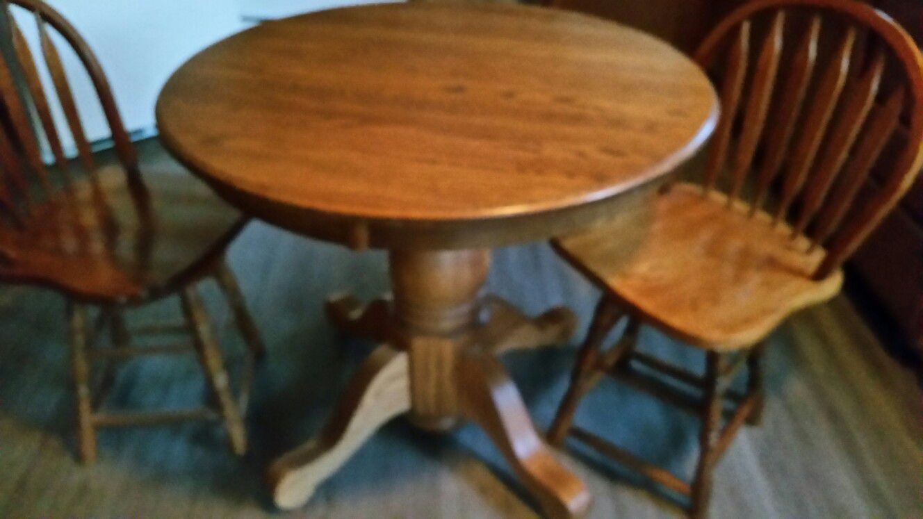 Oak Kitchen Table Dinette with 2 Chairs Dining