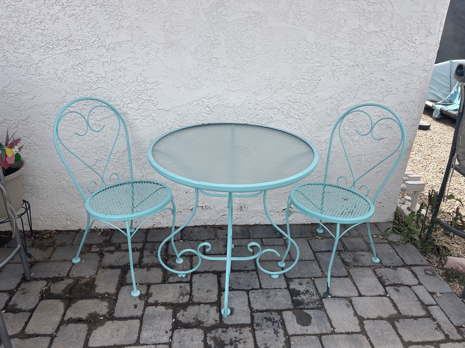 Teal Metal Table And Chairs 