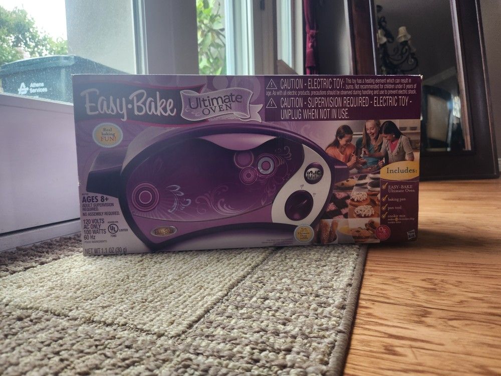 Easy Bake Ultimate Oven With Accessories