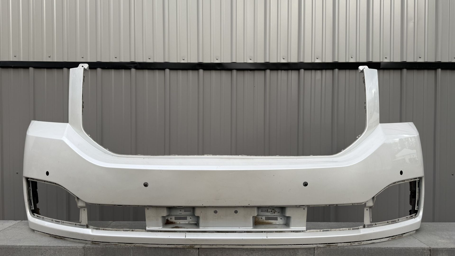 GMC YUCON FRONT BUMPER 2015 2016 2017 2018 2019 2020 FRONT BUMPER WHITE