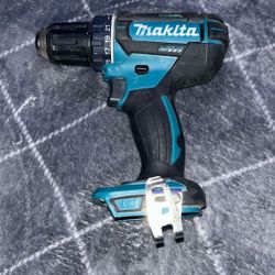 Makita Drill (for Parts)READ DESCRIPTION 