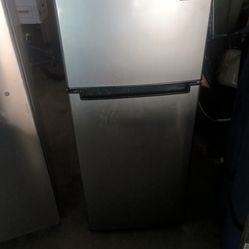 Magic chef mini fridge