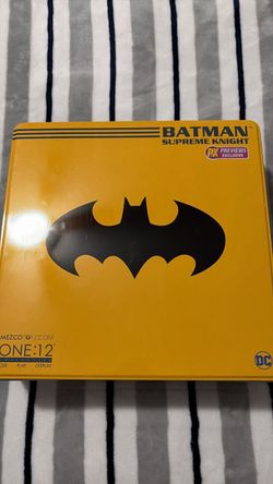 Mezco Batman Supreme Knight