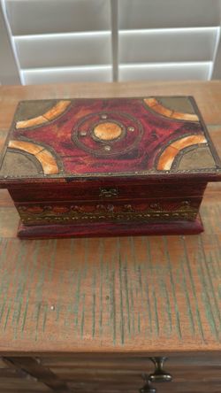 Jewelry box