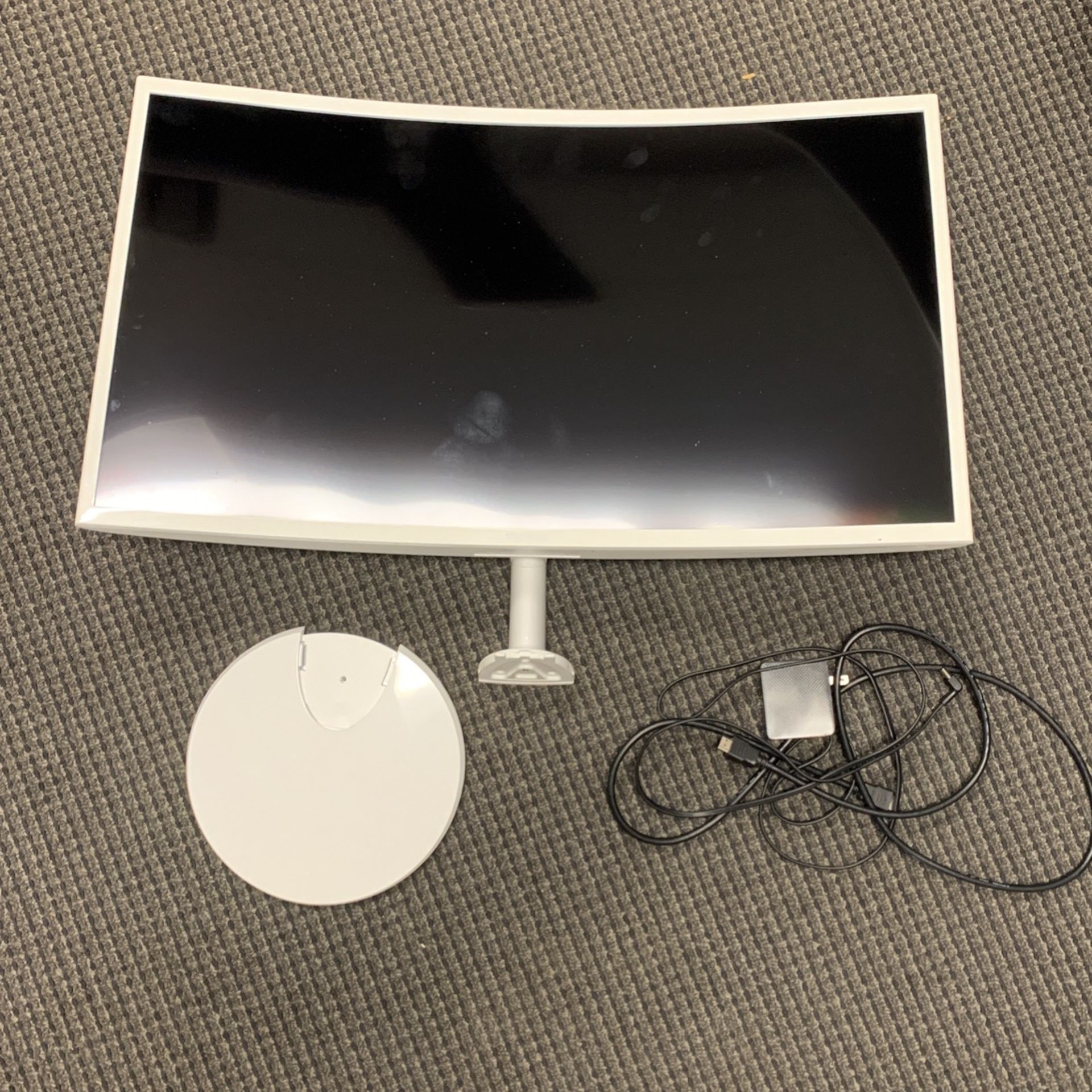 Samsung curved 32 inch LED monitor