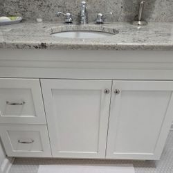 42" Bathroom Vanity, Top, Faucet And Backsplash In White 